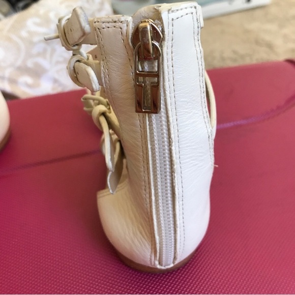 Tory burch strappy sandals - Picture 2 of 4