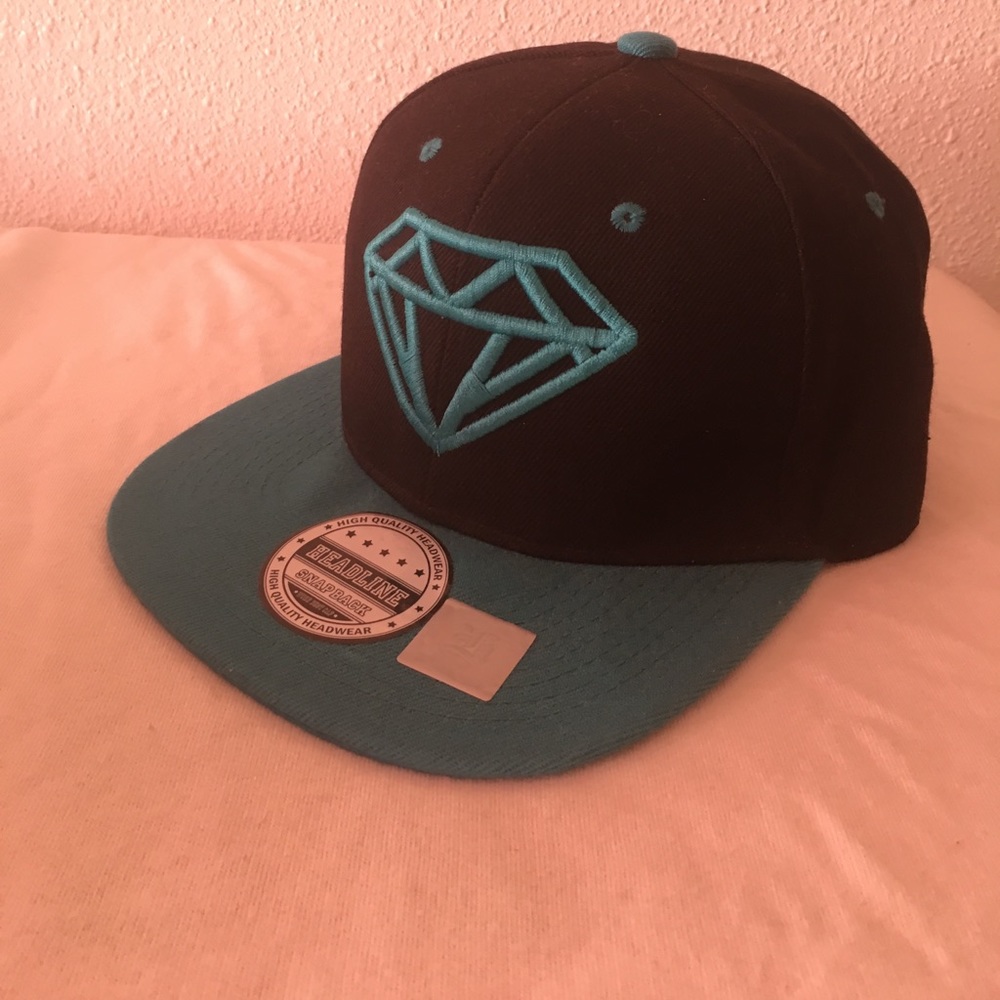 Diamond Headline snapback