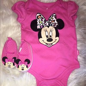 Free gift w/ Minnie Mouse bundle baby clothes
