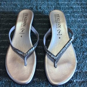 Italian Shoemakers Silver Thong Sandal Pewter Sz 9