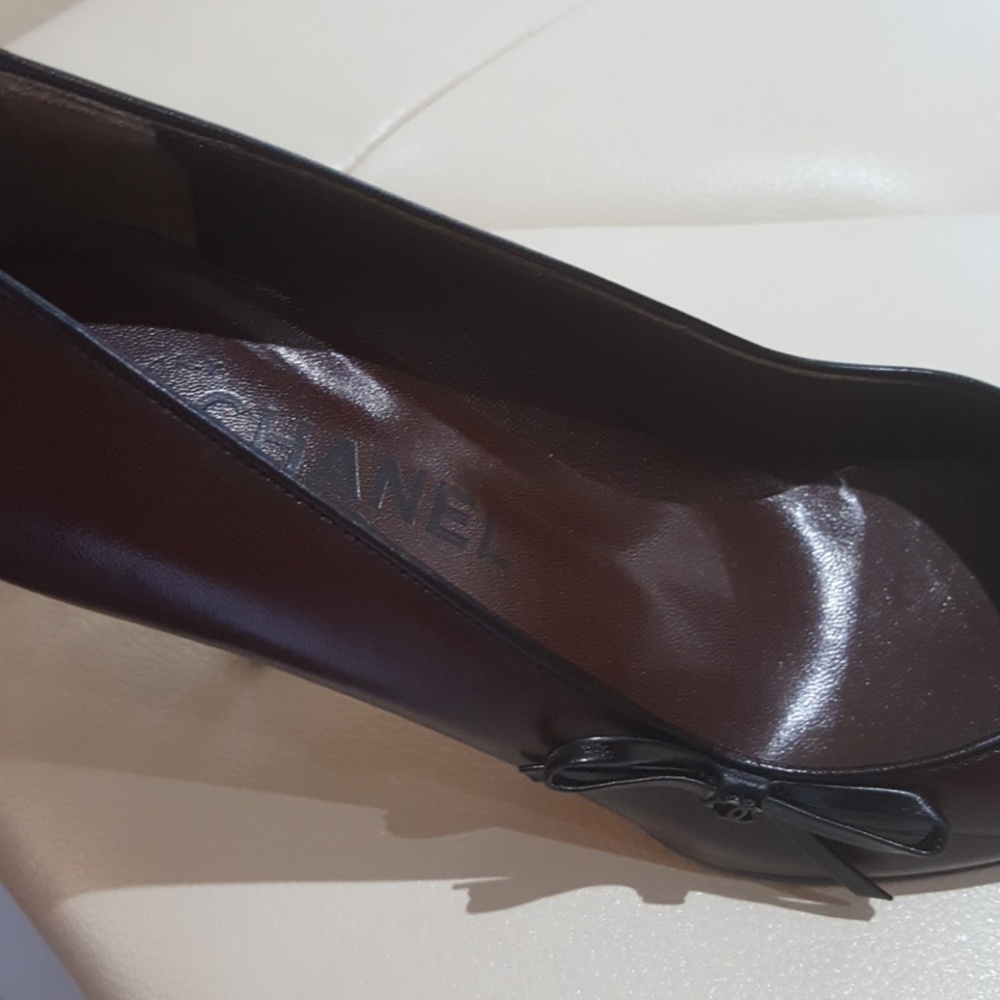 CHANEL original gorgeous two tone shoes