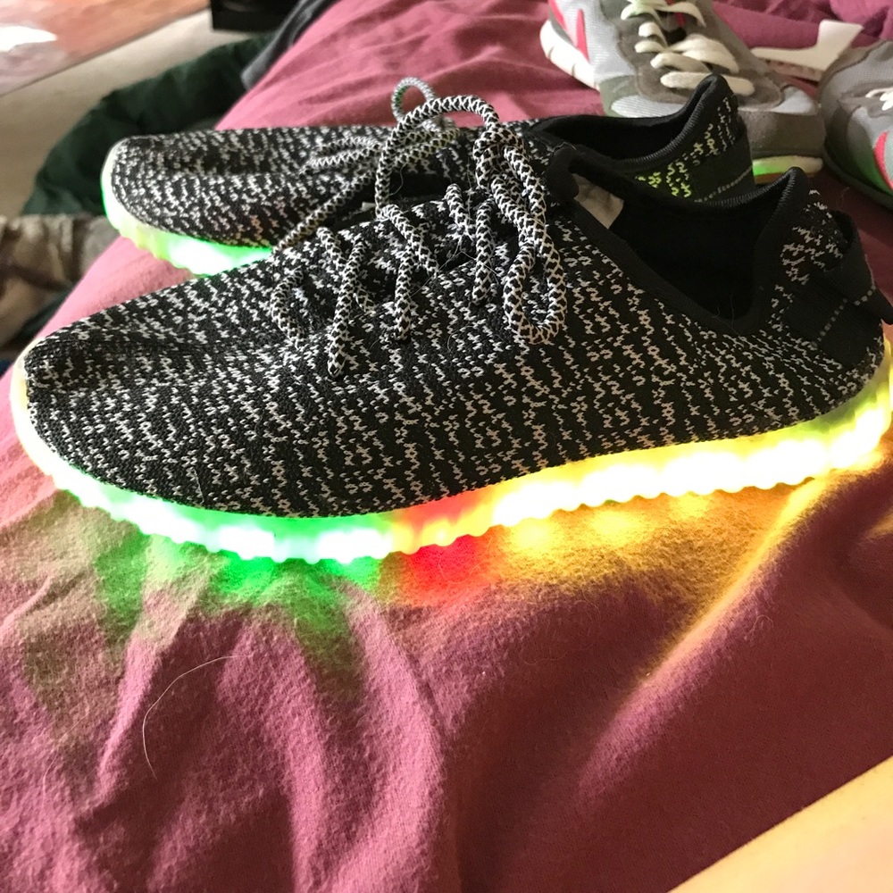 Led sneakers women's size 8.5