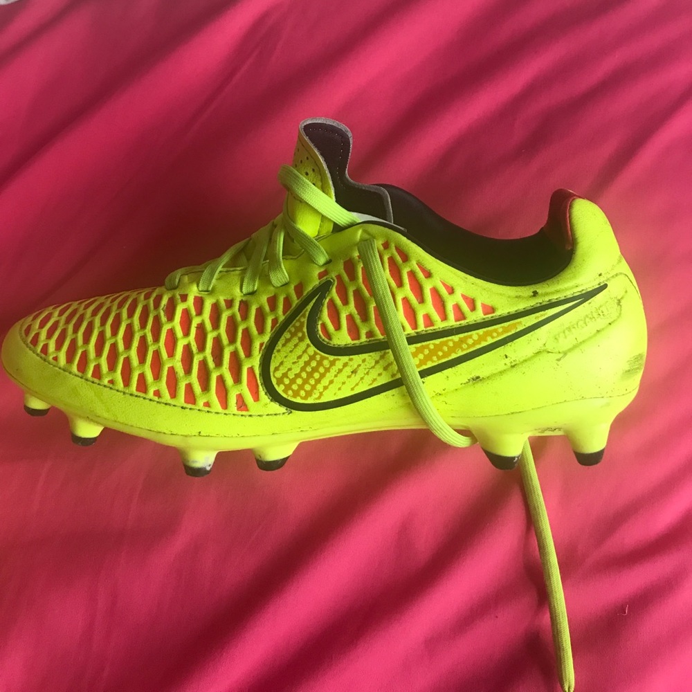 Nike magista cleats worn once