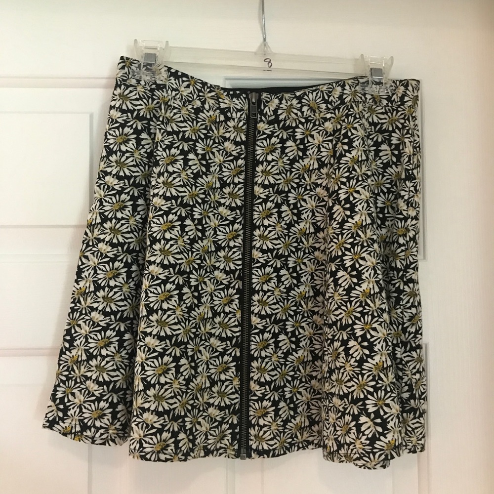 Urban outfitters daisy zip up skirt