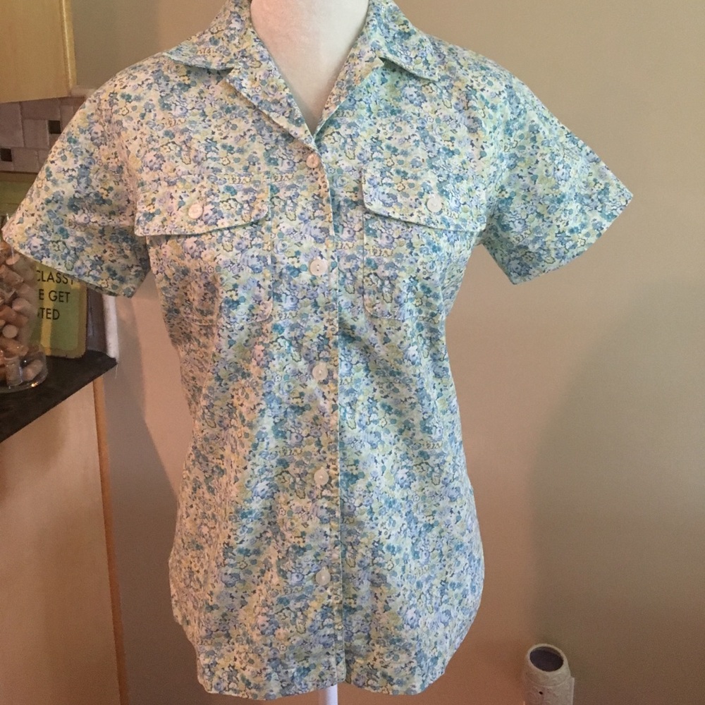 Liz Claiborne short sleeve button down shirt