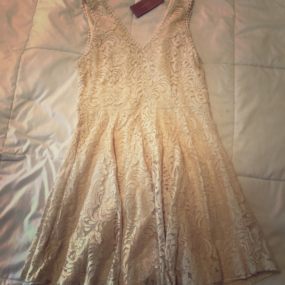 Brand new w tags - cream lace dress