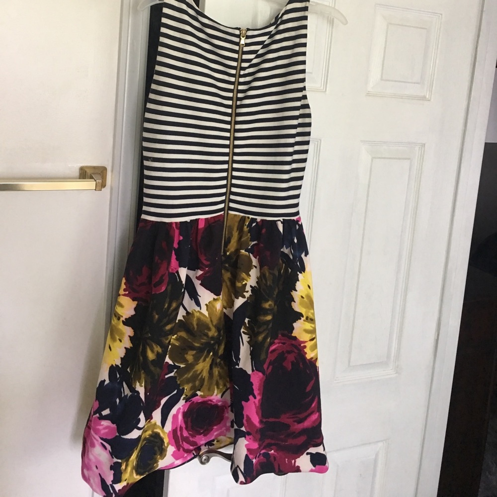 Floral with blue &white stripes dress❤️😘🙏🏾 - Picture 2 of 5