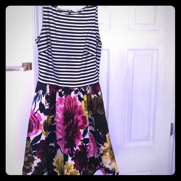 Taylor Dresses & Skirts - Floral with blue &white stripes dress❤️😘🙏🏾