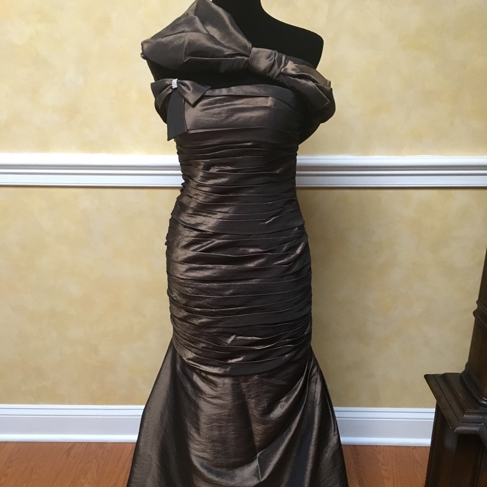 Stunning La Pearla Formal Gown