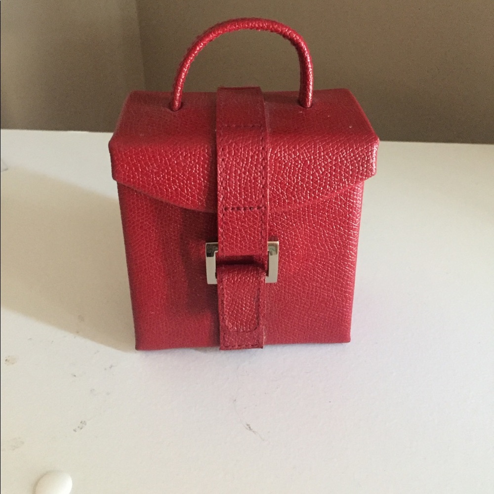 Wolfs designs jewelry box