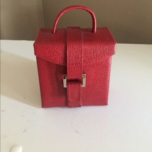 Wolfs designs jewelry box