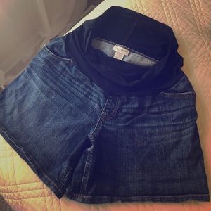 Maternity shorts
