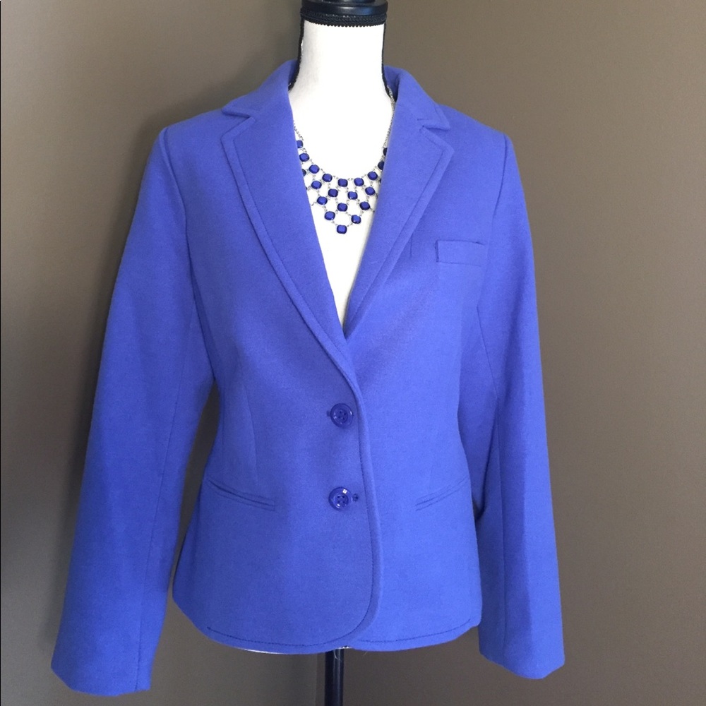 Beautiful blue color lined blazer.