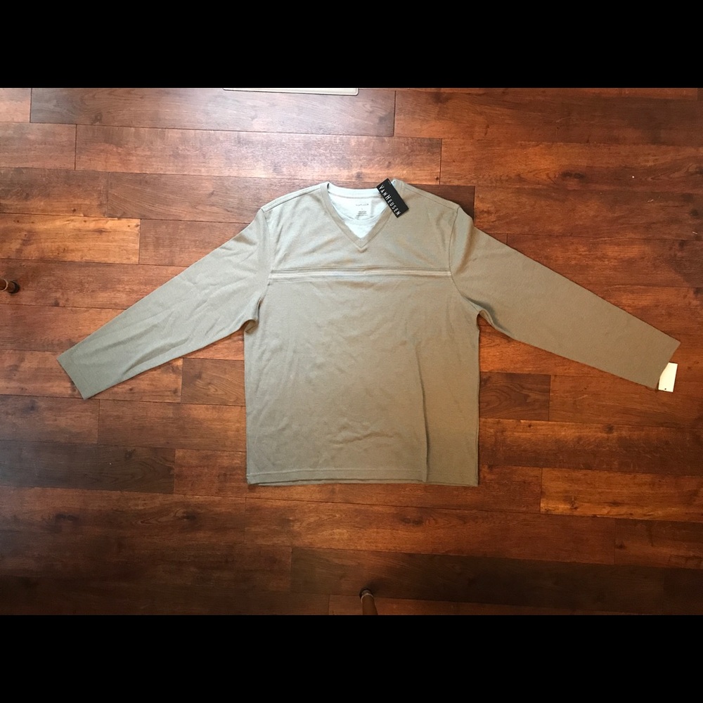 VanHeusen Sweatshirt NWT
