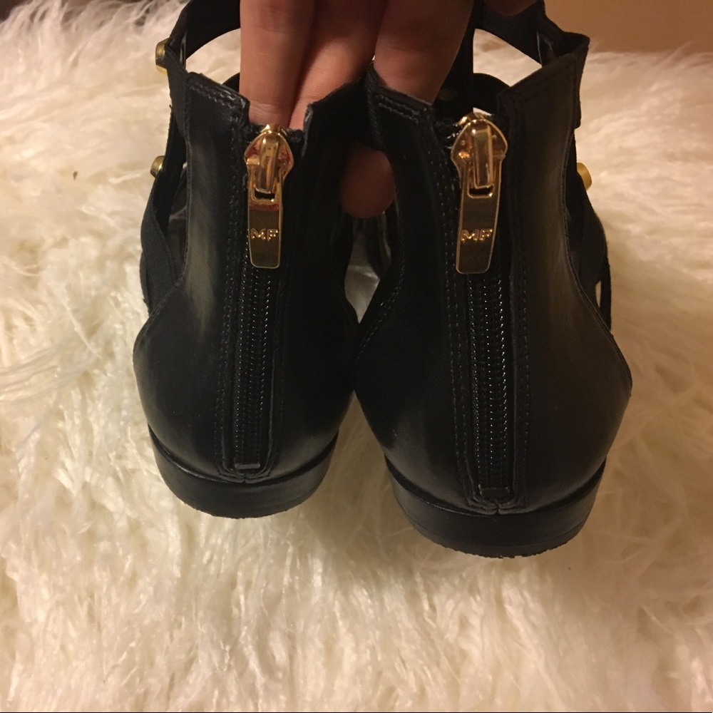Sandals - Picture 2 of 3
