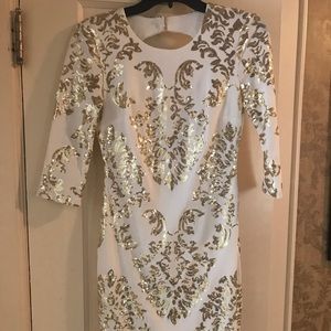 gold sequined dress ✨✨✨✨