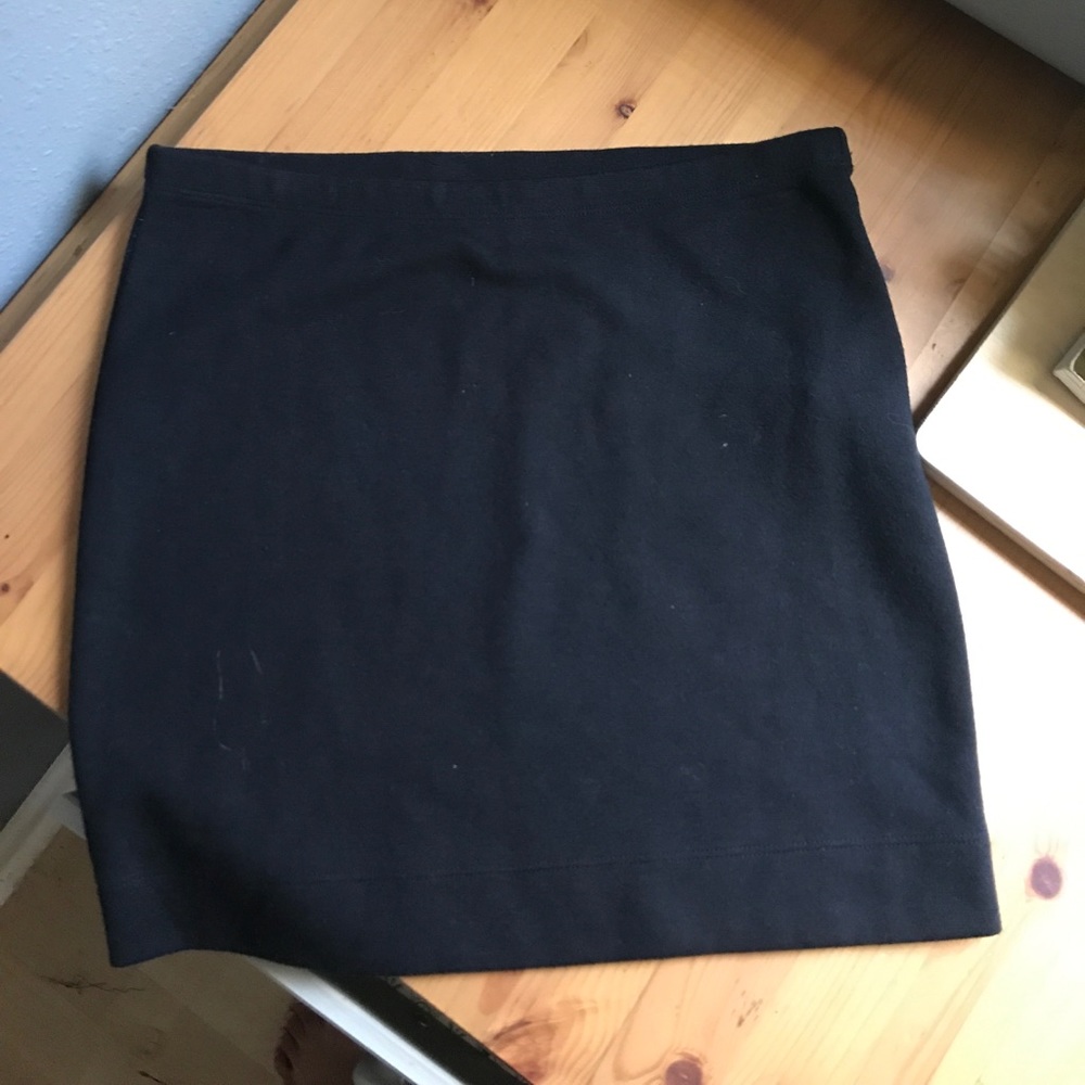 Black f21 mini skirt