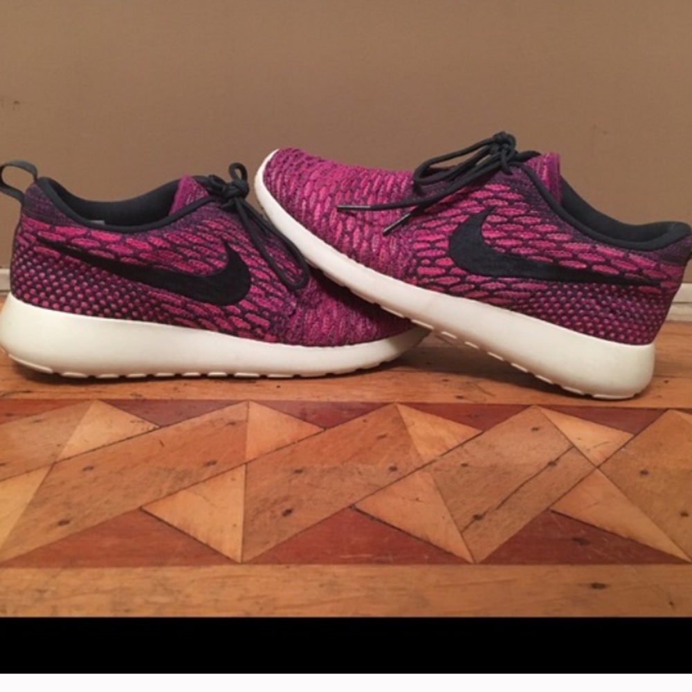 Nike roshees
