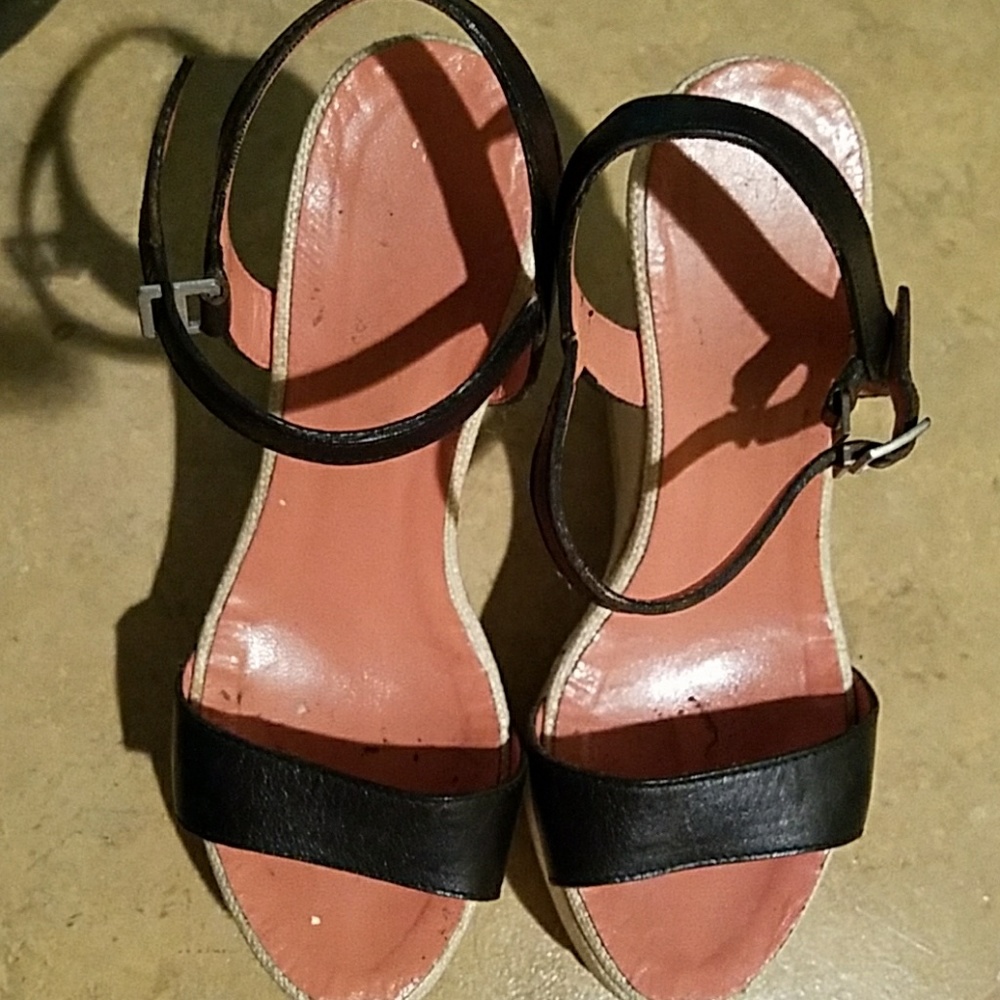 Platform shoes