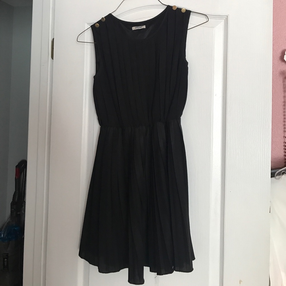 Black pleated dress