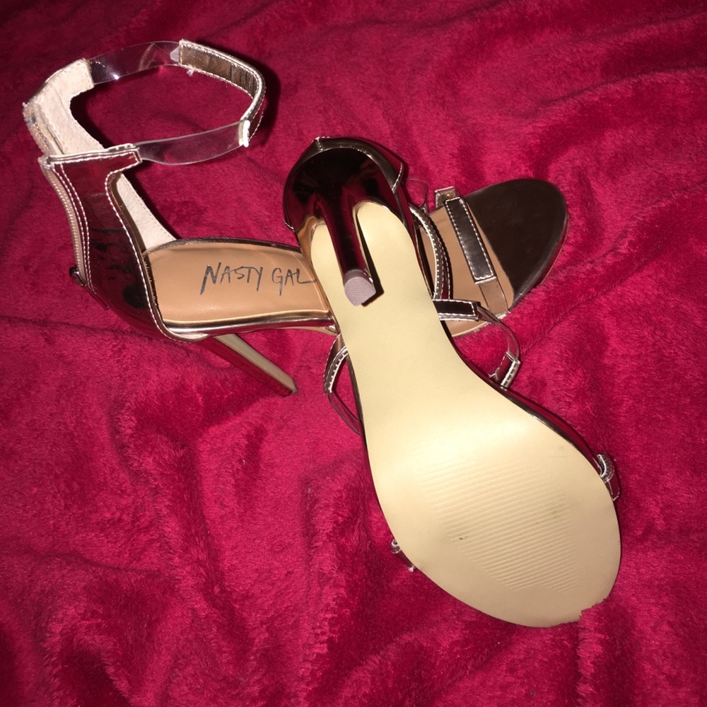 Heels - Picture 3 of 4