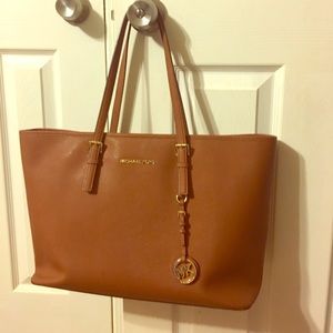 Michael Kors Jet Set Tote
