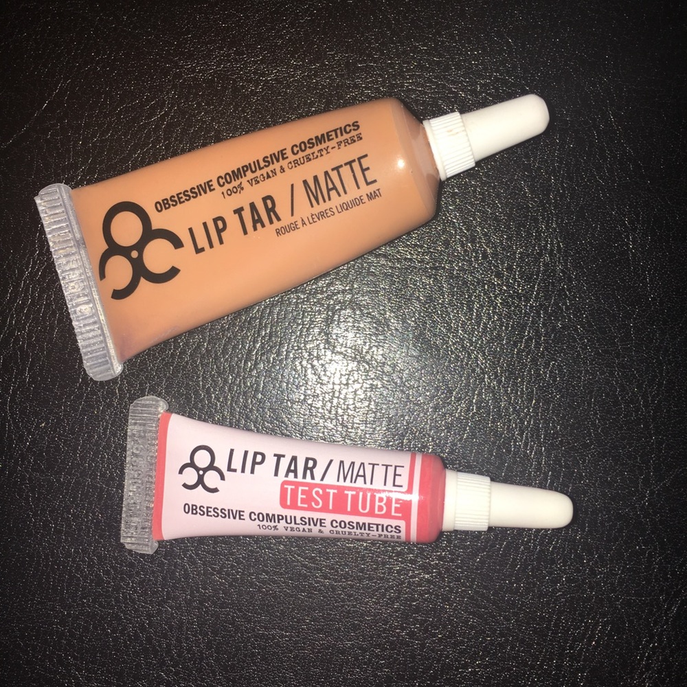 Gently loved lip tar