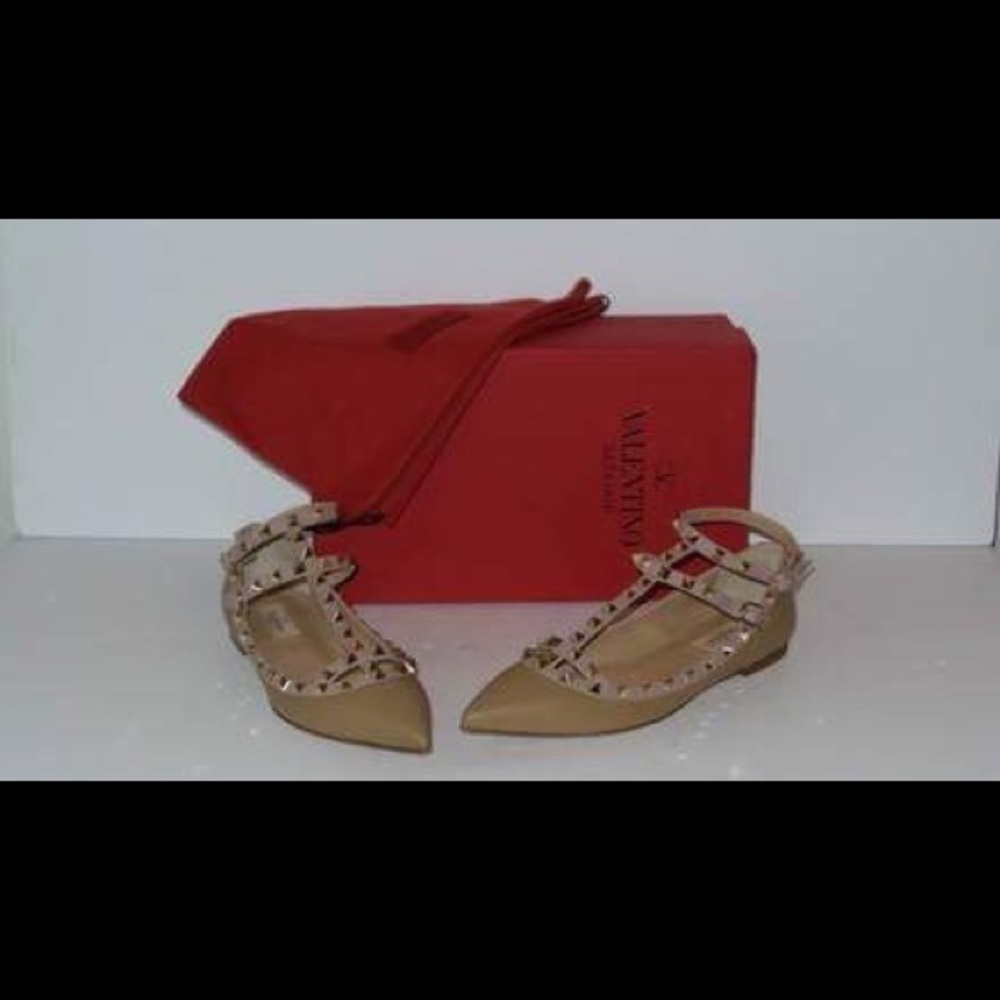 ✨VALENTINO✨ Beige Garavani Rockstud Flats - Picture 3 of 5