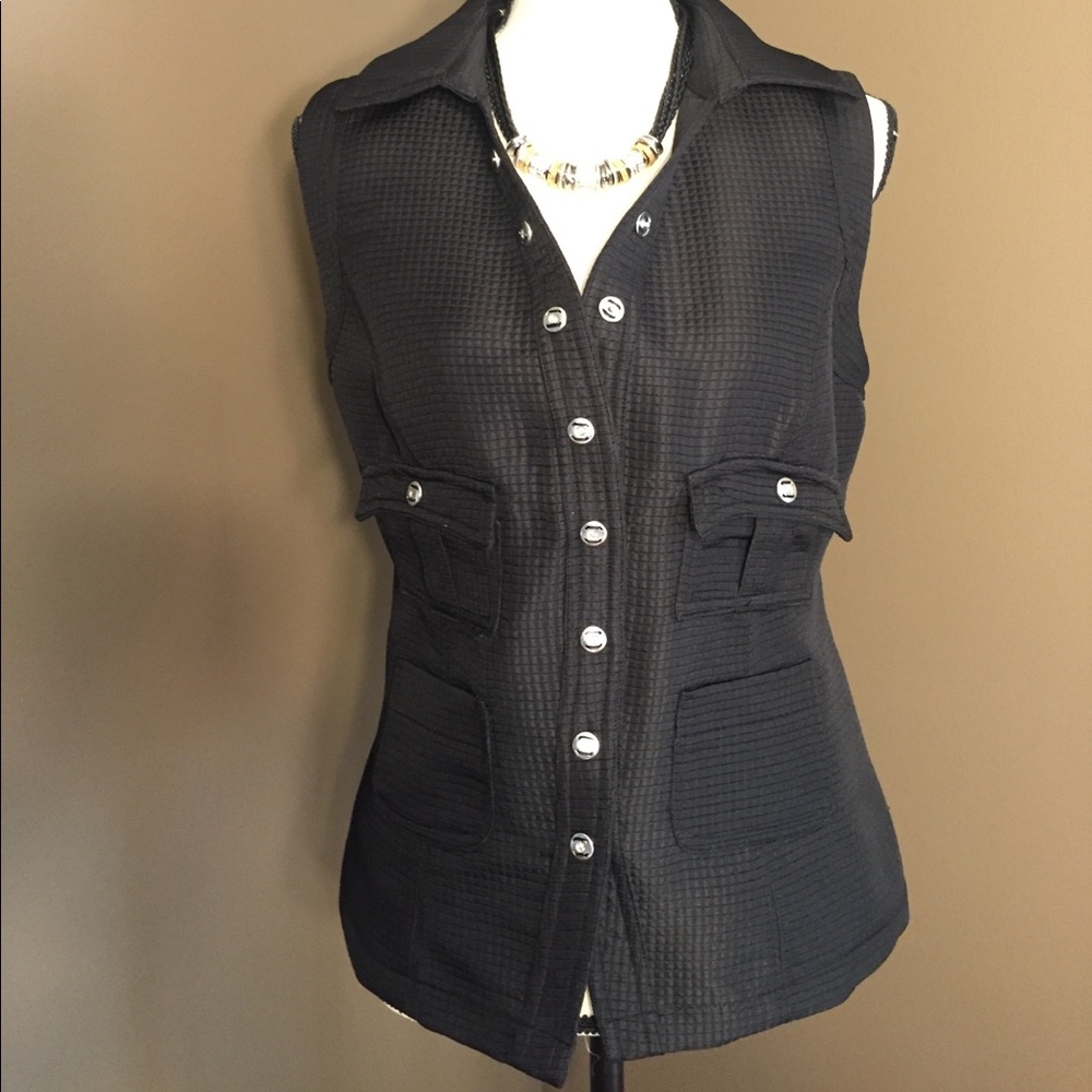 Lightweight black vest by Zoe D.