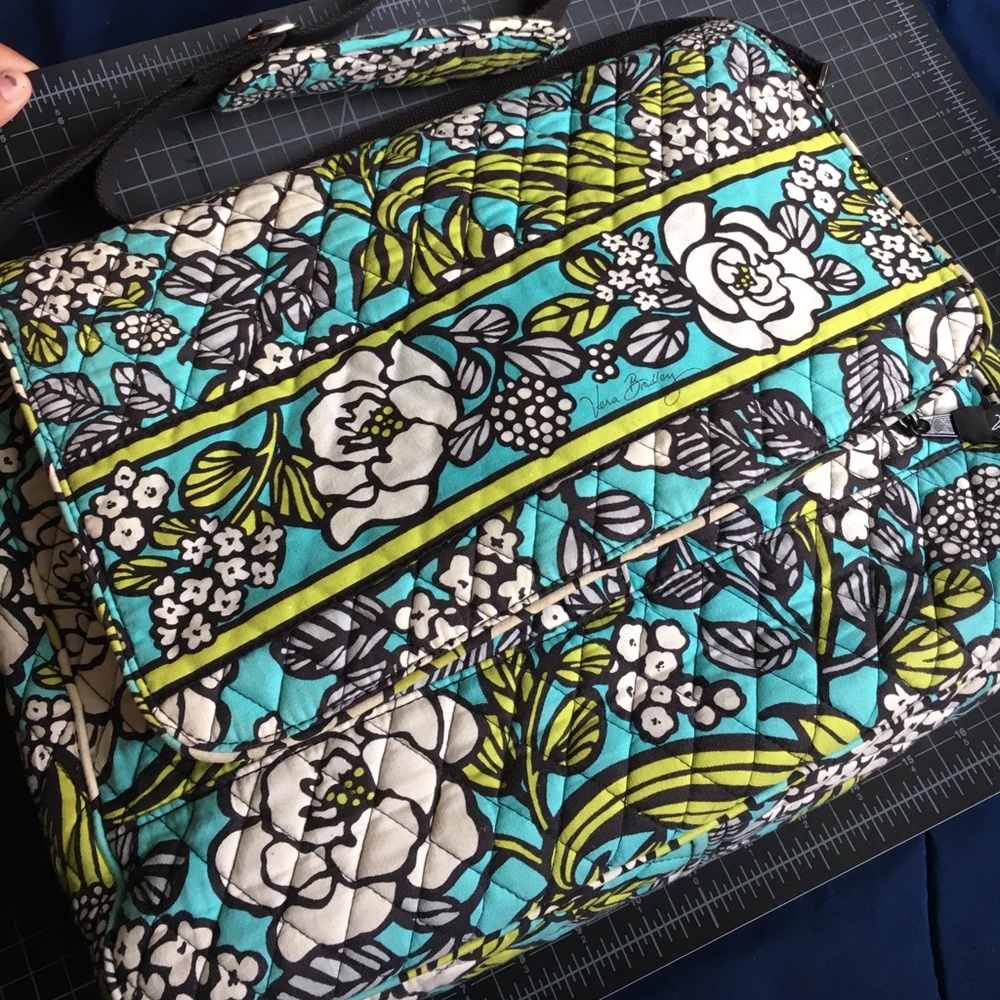 Vera Bradley Island Blooms Messenger Bag 🌴