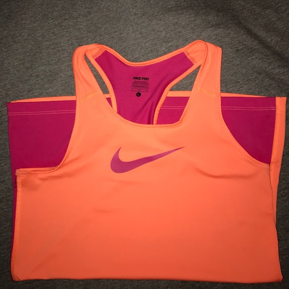 NIKE PRO Tank - Picture 2 of 3