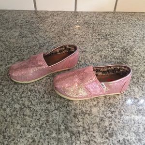 Pink TOMS