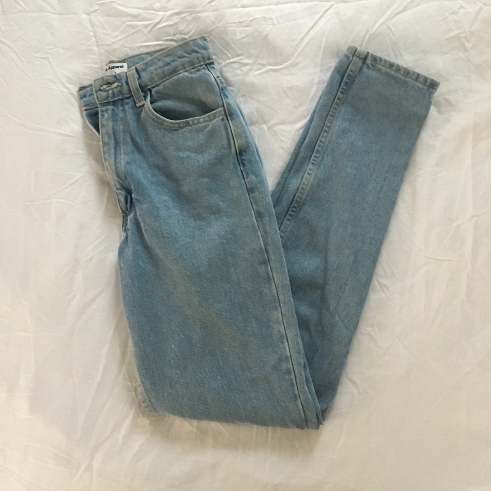 Light wash American Apparel Mom Jeans Size 26