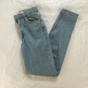 Light wash American Apparel Mom Jeans Size 26