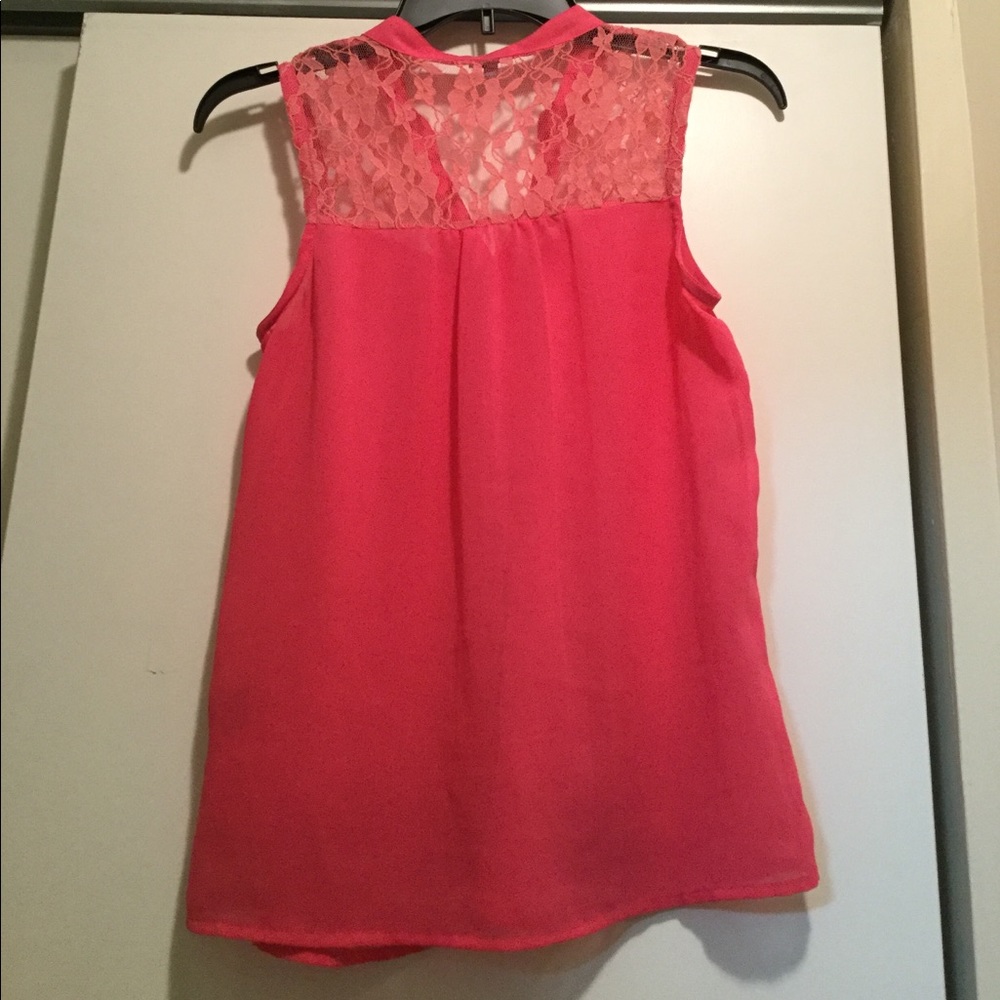 Pink top - Picture 2 of 5