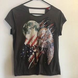 Divided T-Shirt With Open Back