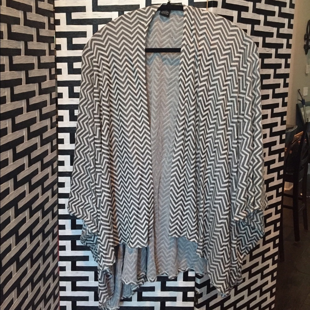 Comfy, lightweight cardigan OSFA