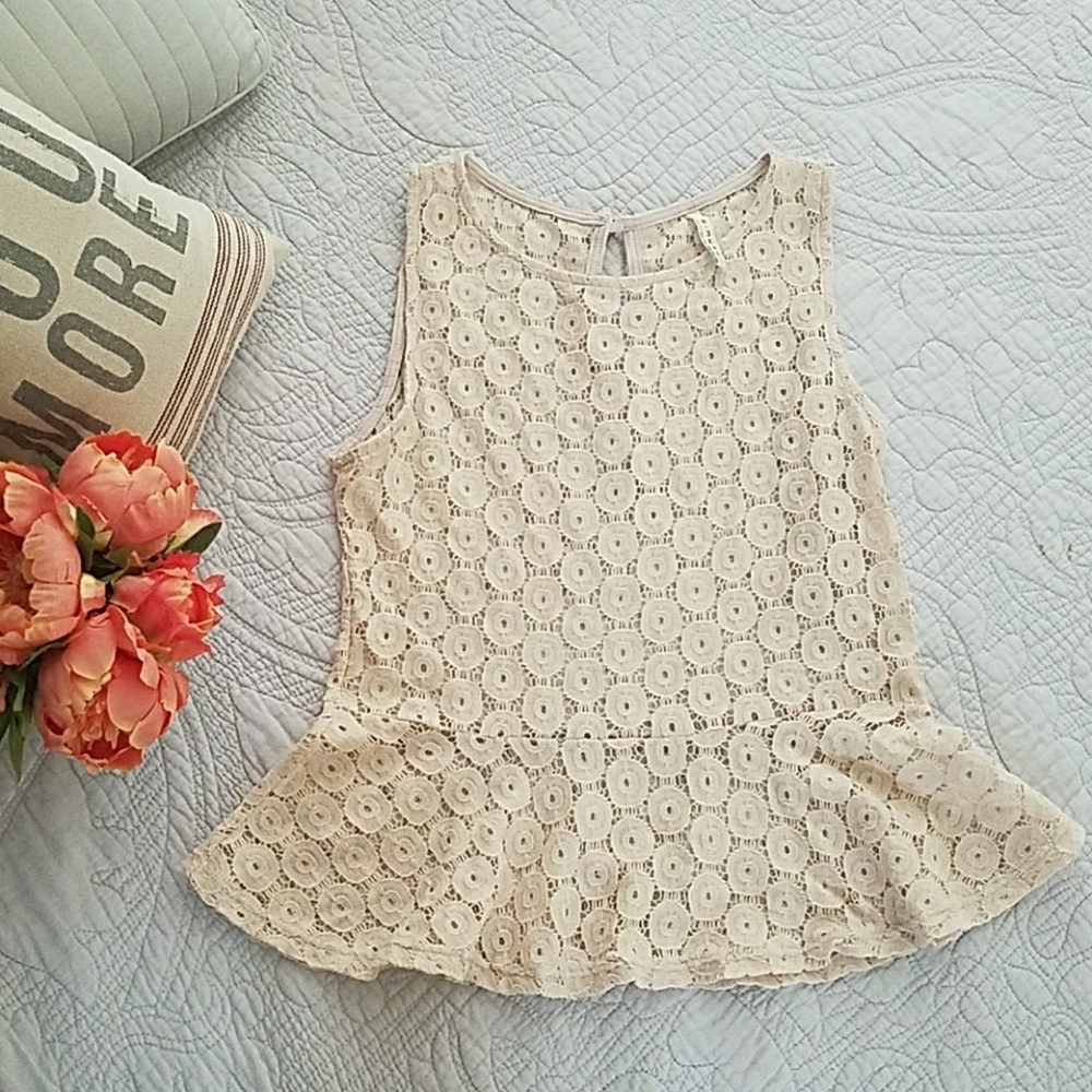 ❤SOLD❤ Flirty peplum top