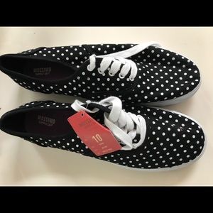 Sz 10 sneakers