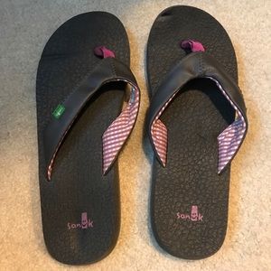 Sanuk Gray and Pink Flip flops