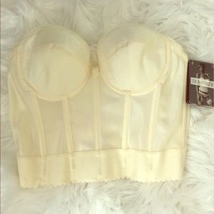 Beautiful corset New with Tags 34B