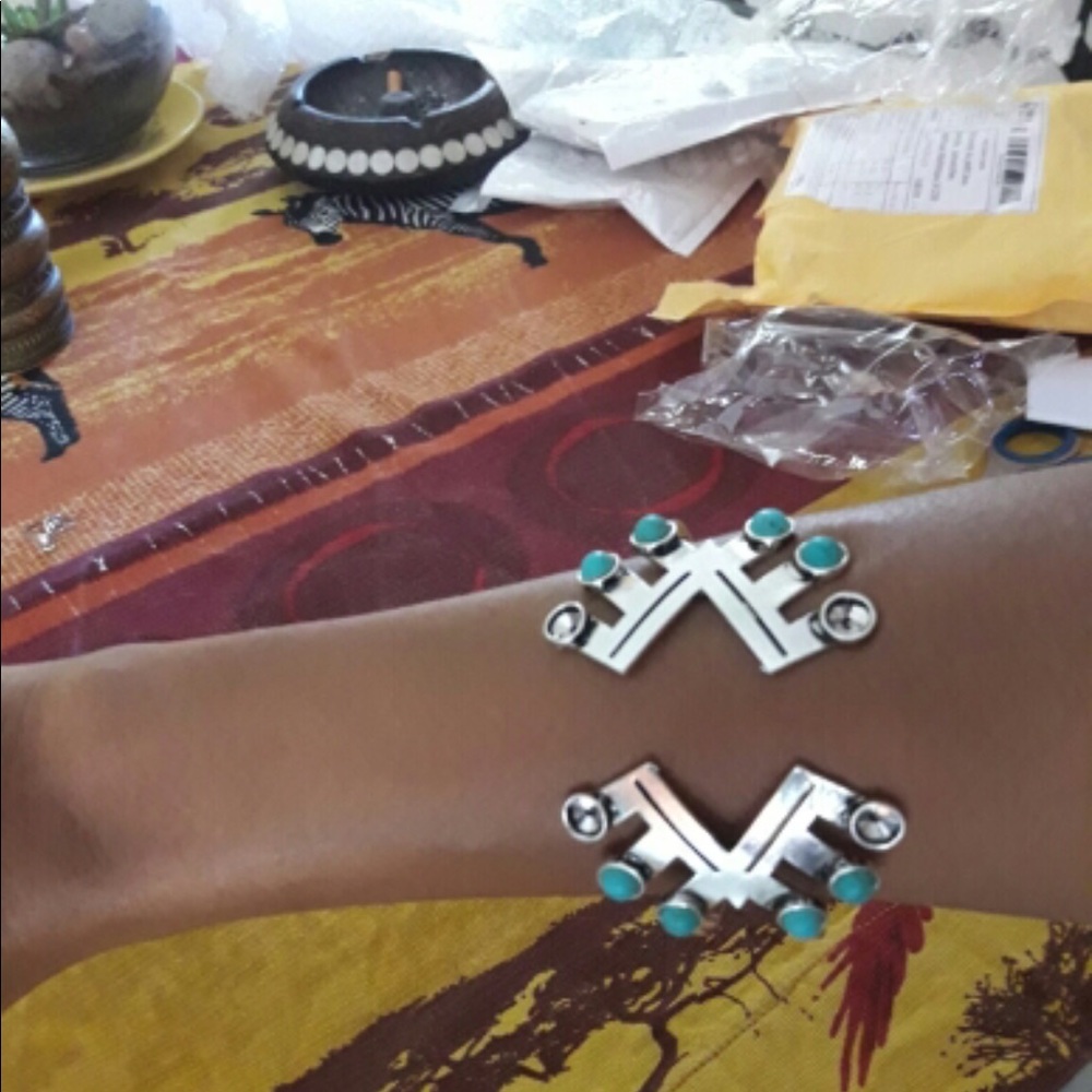 Set of 3 Vintage Tribal Turquoise Cuff Bracelets - Picture 5 of 5