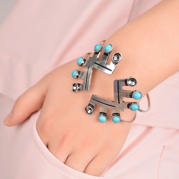 Set of 3 Vintage Tribal Turquoise Cuff Bracelets - Picture 2 of 5