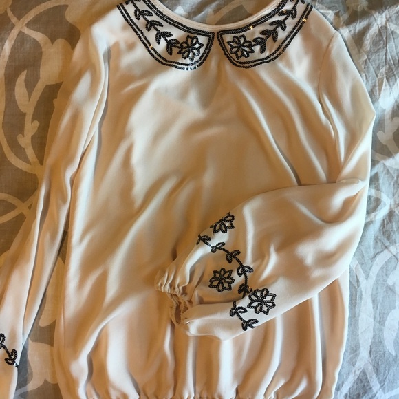 Adorable blouse - Picture 2 of 5