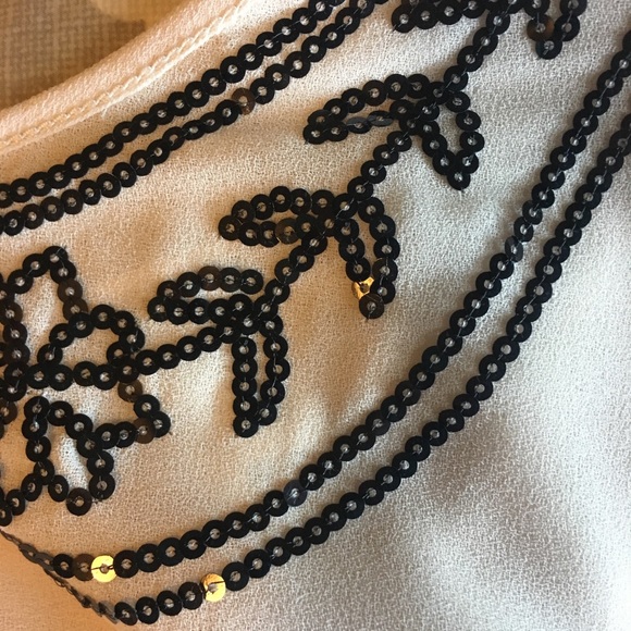 Adorable blouse - Picture 3 of 5