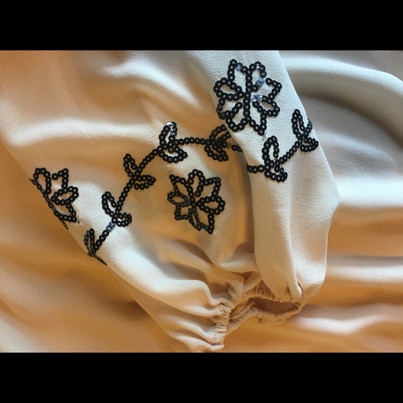 Adorable blouse - Picture 4 of 5