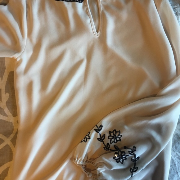 Adorable blouse - Picture 5 of 5