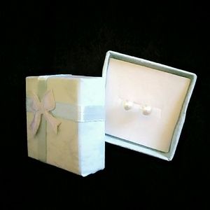 Hypoallergenic shell earrings *FREE GIFT*