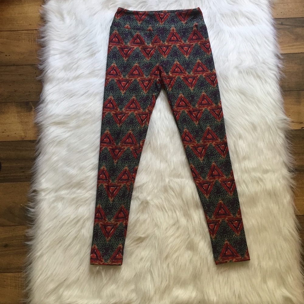 Lularoe OS Triangle and Cheetah Leggings