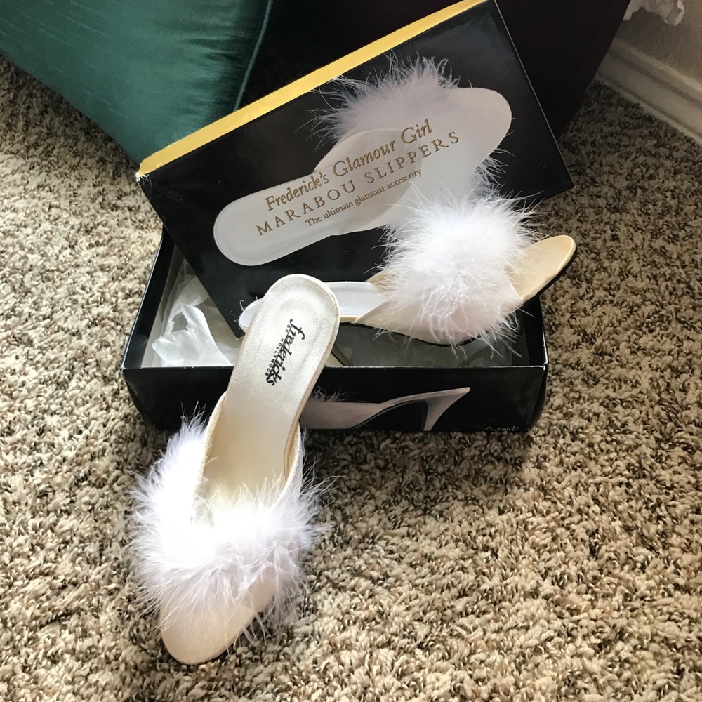 Marabou Slippers by Fredericks! Size 6, like new.